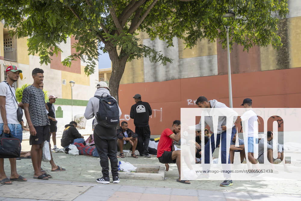 Migrants Survive on the Streets of the Loma Colmenar Neighborhood in Ceuta Several migrants on the streets of the Loma Colmenar neighborhood, August 27, 2026, in Ceuta, Spain. Residents of the Loma Colmenar neighborhood report that the situation is unsustainable, marked by fights, vulnerable minors, and people sleeping on the streets. AUGUST 27, 2026 MIGRATION CRISIS Ceuta, Spain