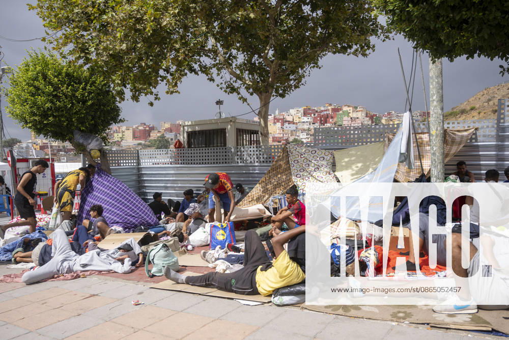 Migrants Survive on the Streets of the Loma Colmenar Neighborhood in Ceuta Several migrants on the streets of the Loma Colmenar neighborhood, August 27, 2026, in Ceuta, Spain. Residents of the Loma Colmenar neighborhood report that the situation is unsustainable, marked by fights, vulnerable minors, and people sleeping on the street. AUGUST 27, 2026 MIGRATION CRISIS Ceuta, Spain