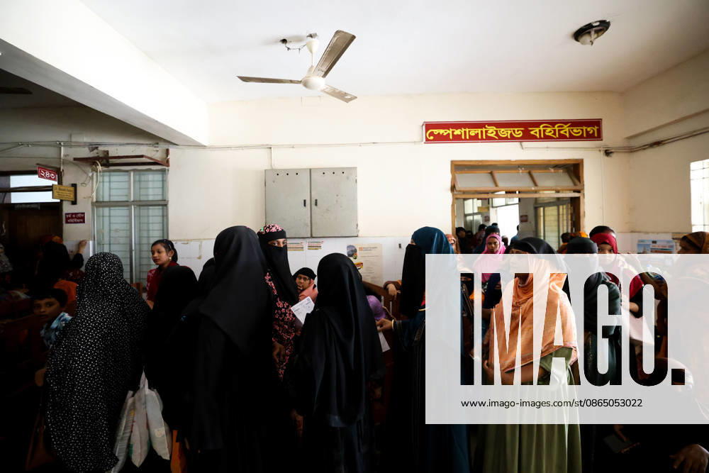 Dengue Outbreak in Bangladesh BARISHAL, BANGLADESH - AUGUST 27: A Patient is seen taking treatment at the Sher-E-Bangla Medical College Hospital after being diagnosed with Dengue in Barishal, Bangladesh on August 27, 2026. Niamul Rifat Anadolu Barishal Bangladesh. Editorial use only. Please get in touch for any other usage.