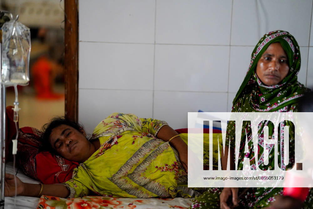Dengue Outbreak in Bangladesh BARISHAL, BANGLADESH - AUGUST 27: A Patient is seen taking treatment at the Sher-E-Bangla Medical College Hospital after being diagnosed with Dengue in Barishal, Bangladesh on August 27, 2026. Niamul Rifat Anadolu Barishal Bangladesh. Editorial use only. Please get in touch for any other usage.