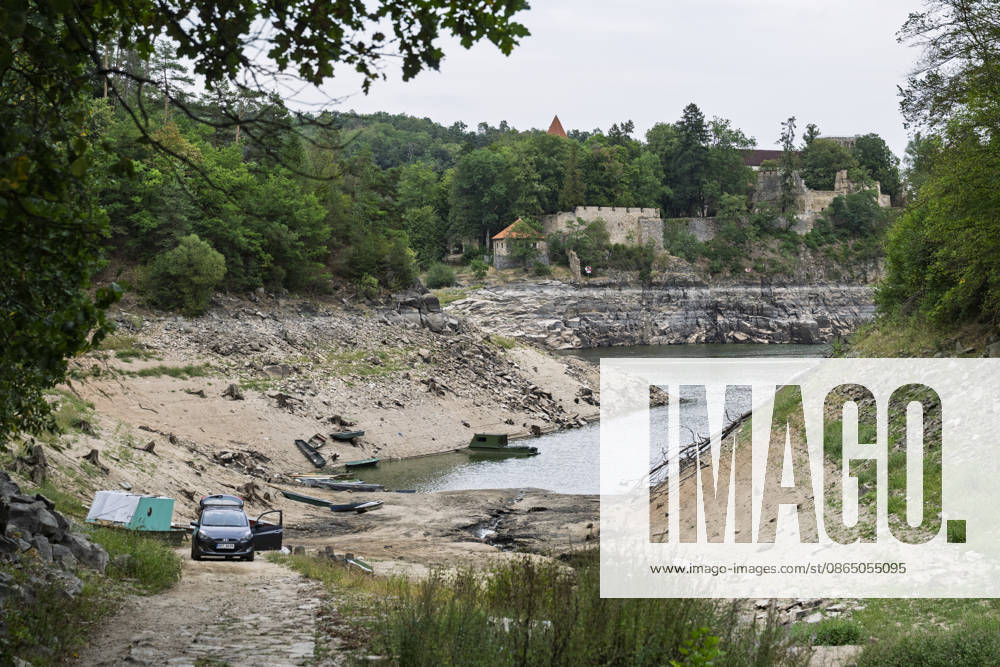Low water level at the Otava and Lomnice rivers confluence at the Orlik Reservoir, on August 27, 2026, Zvikovske Podhradi, Czech Republic. (CTKxPhoto VaclavxPancer) CTKPhotoP2026082706538 CTKPhotoP2026082706538