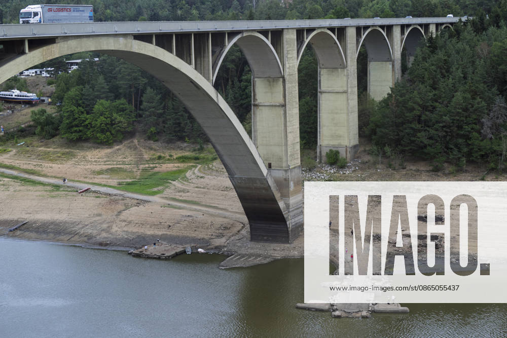 Low water level at the Orlik Reservoir, In Temesvar, Czech Republic, August 27, 2026. Pictured Podolsky (Podolsko) bridge. (CTKxPhoto VaclavxPancer) CTKPhotoP2026082707012 CTKPhotoP2026082707012