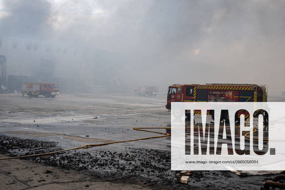 Russian airstrike hits Kyiv KYIV, UKRAINE - AUGUST 27: Aftertmath of a Russian drone attack in Kyiv, Ukraine, on August 27, 2026. Russian forces launched 140 drones on August 27, about 100 of there were jet power, according to the statement released by the Ukrainian airforce. Danylo Antoniuk Anadolu Kyiv Ukraine. Editorial use only. Please get in touch for any other usage.