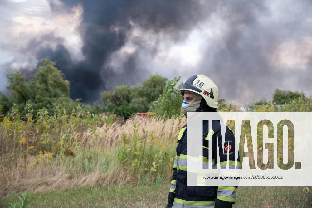 Russian airstrike hits Kyiv KYIV, UKRAINE - AUGUST 27: Aftertmath of a Russian drone attack in Kyiv, Ukraine, on August 27, 2026. Russian forces launched 140 drones on August 27, about 100 of there were jet power, according to the statement released by the Ukrainian airforce. Danylo Antoniuk Anadolu Kyiv Ukraine. Editorial use only. Please get in touch for any other usage.