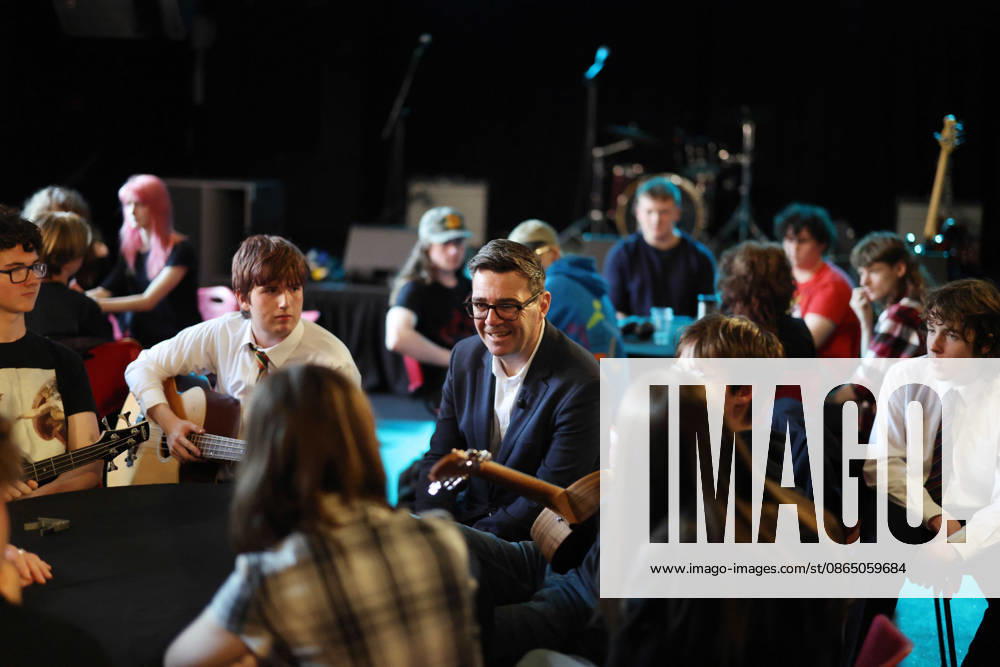 Prime Minister Andy Burnham visits Belfast 27 08 2026. Belfast, United Kingdom. Prime Minister Andy Burnham and Chris Bryant, Secretary of State for Northern Ireland meet young people at Oh Yeah Music Centre on their visit to Belfast., Credit:Ben Perry B66 Avalon United Kingdom, Northern Ireland, Belfast