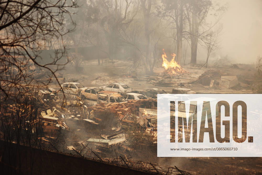 Wildfires in Algeria claim at least 12 lives across several provinces JIJEL, ALGERIA - AUGUST 27: Forest fires in eastern Algerian provinces turn green vegetation to ashes and cause material damage to homes and vehicles in the Beni Aicha village of Boraoui Belhadef Municipality in Jijel, Algeria on August 27, 2026. At least 12 people have died in wildfires that have swept through several provinces in Algeria, Interior Minister Said Sayoud said Wednesday, according to local media. The 159 fire outbreaks reported across the country have claimed five lives in Jijel, four in Bejaia and three in Tizi Ouzou. Hamza Zait Anadolu Jijel Algeria. Editorial use only. Please get in touch for any other usage.