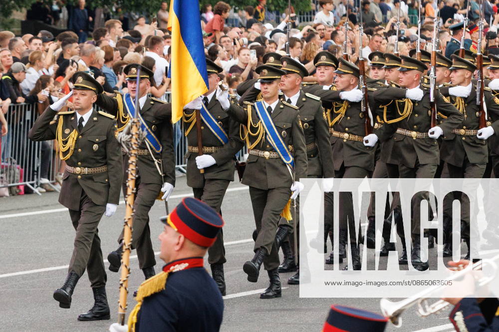 MOLDOVA, CHISINAU - AUGUST 27, 2026: Ukrainian servicemen march in formation during a military parade marking 35 years of Moldovas independence. More than 2,000 soldiers and military officers took part in the parade that featured more than 100 pieces of military and special hardware, including armoured vehicles, drones and other armaments provided by NATO member states Chisinau Moldova - ZUMAt113 20260827_zaa_t113_305