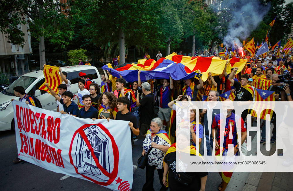 ANC Protest Outside Camp Nou Several people during a protest outside Camp Nou on August 27, 2026, in Barcelona, Catalonia, Spain. The rally was organized by the Catalan National Assembly (ANC) as an act of celebration of the estelada flag. The demonstration comes in response to the FC Barcelona board’s decision to cancel the tribute to the players who won the World Cup with the Spanish national team during this Thursday’s La Liga match against Athletic at Spotify Camp Nou AUGUST 27, 2026 INDEPENDENCE MOVEMENT NATIONAL SOCCER TEAM Kike Rincó Barcelona, Catalonia Barcelona, Catalonia, Spain