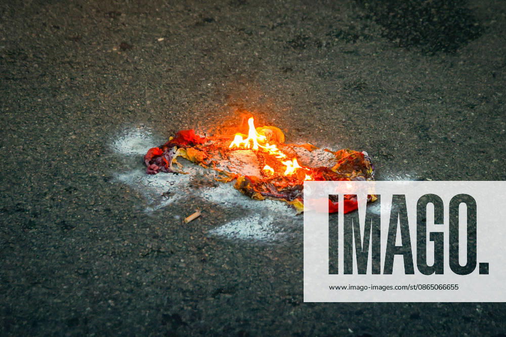 ANC Rally Outside Camp Nou A flag burning during a rally outside Camp Nou on August 27, 2026, in Barcelona, Catalonia, Spain. The rally was organized by the Catalan National Assembly (ANC) as an act of celebration of the estelada flag. The demonstration comes in response to the FC Barcelona board’s decision to cancel the tribute to the players who won the World Cup with the Spanish national team during Thursday’s La Liga match against Athletic at the Spotify Camp Nou AUGUST 27, 2026 INDEPENDENCE MOVEMENT NATIONAL SOCCER TEAM Kike Rincó Barcelona, Catalonia Barcelona, Catalonia, Spain