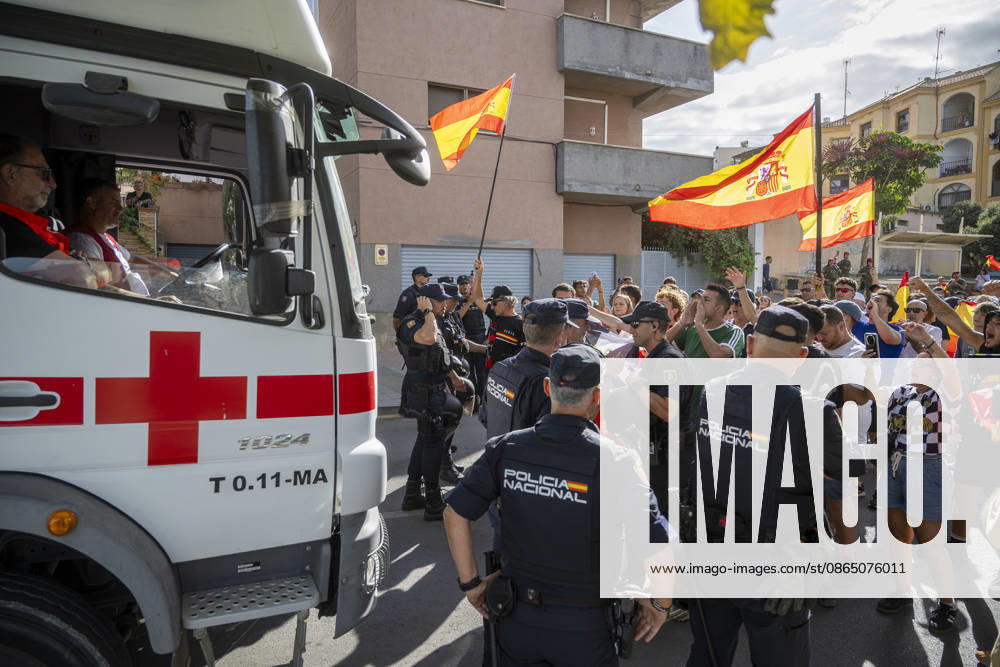 Protest Against Migrants in Ceuta: Several people during a demonstration to protest the situation caused by the mass arrival of migrants, on August 27, 2026, in Ceuta, Spain. Protesters attempted to block Red Cross volunteers from distributing food bags to migrants on Trampolín Beach and caused disturbances on Benítez Beach in Ceuta, which led to police charges, after they broke into the migrant encampments where people spend the night in the area and caused damage, including the burning of belongings. AUGUST 27, 2026 MIGRATION CRISIS Ceuta, Spain