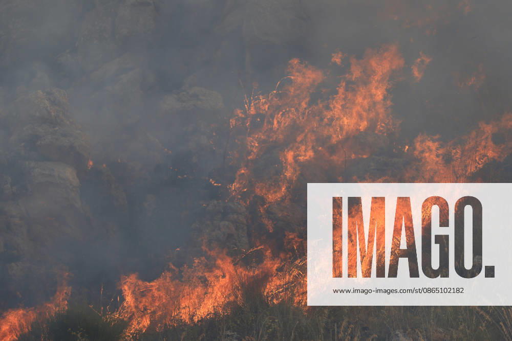 Firefighting efforts continue as wildfire burns in Sicily, Italy PALERMO, ITALY - AUGUST 27: A view of a wildfire that broke out on the slopes of Mount Gulino near Palermo in western Sicily, Italy, on August 27, 2026. Firefighters and forestry workers worked through the night to contain the flames and evacuate residents from settlements threatened by the fire. Two helicopters provided aerial support for firefighting efforts. Alberto Lo Bianco Anadolu Palermo Italy. Editorial use only. Please get in touch for any other usage.