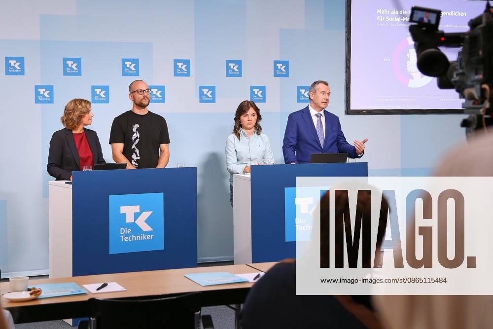 Berlin, Germany, August 27, 2026, Federal Press Conference Center, Techniker Krankenkasse, Social Media Report: Youth Between Like and Limit, L R Anne Kraemer, Valentin Dander, Lilli Berthold, Peter Wendt