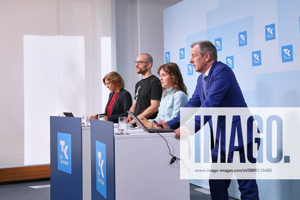 Berlin, Germany, August 27, 2026, Federal Press Conference Center, Techniker Krankenkasse, Social Media Report: Youth Between Like and Limit, L R Anne Kraemer, Valentin Dander, Lilli Berthold, Peter Wendt