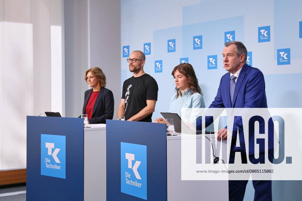 Berlin, Germany, August 27, 2026, Federal Press Conference Center, Techniker Krankenkasse, Social Media Report: Youth Between Like and Limit, L R Anne Kraemer, Valentin Dander, Lilli Berthold, Peter Wendt