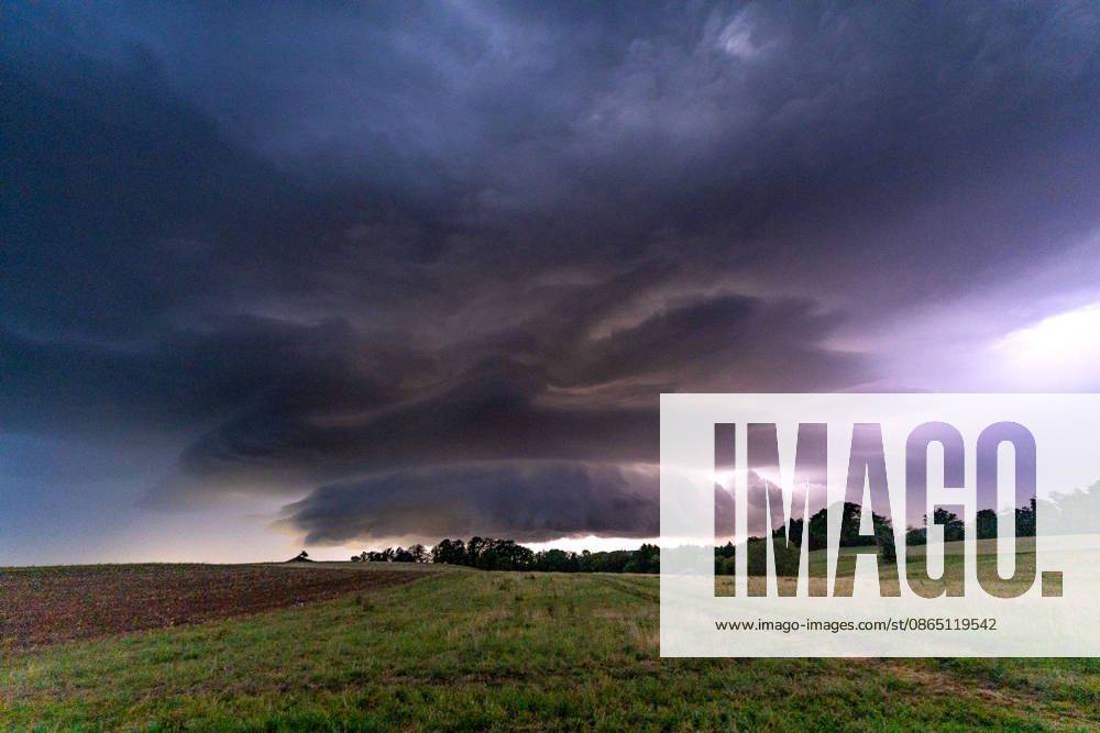 Weather Feature: In the morning, a striking thundercloud in the form of a supercell moves across Sulzbach an der Murr in the Rems-Murr district of Baden-Württemberg. Sulzbach an der Murr, Baden-Württemberg, Germany. Sulzbach an der Murr