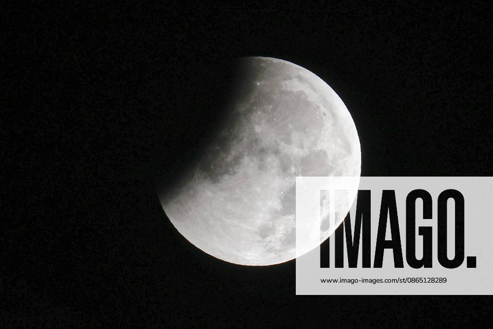 Partial Lunar Eclipse over Rome ROME, ITALY - AUGUST 28: The moon is seen during the partial lunar eclipse in Rome, Italy, on August 28, 2026. Riccardo De Luca Anadolu Rome Italy. Editorial use only. Please get in touch for any other usage.