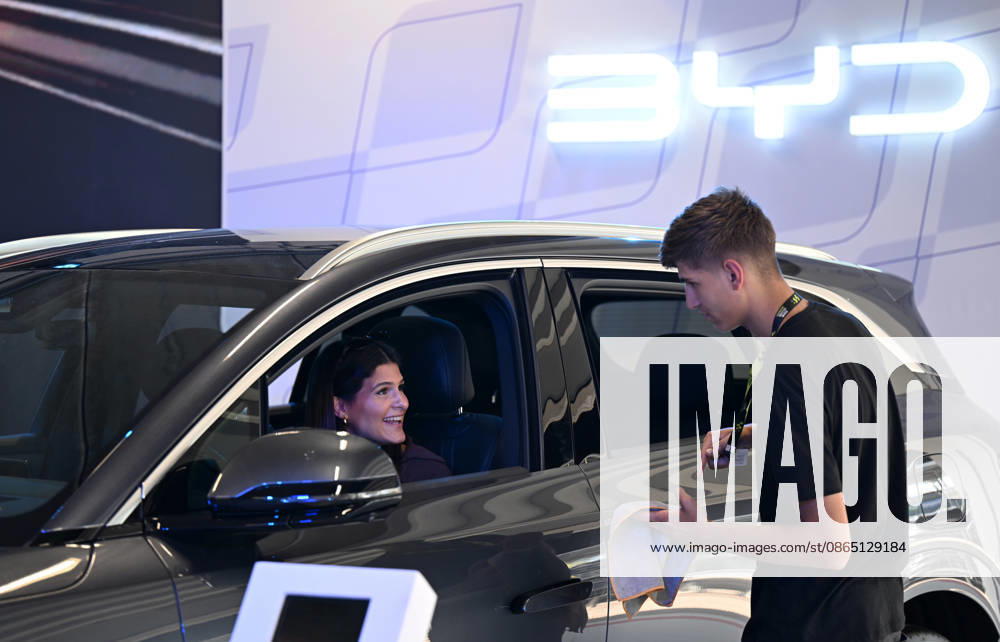 (260828) -- SAO PAULO, Aug. 28, 2026 -- A visitor sits in a new energy vehicle of Chinese automaker BYD at the auto edition of the Festival Interlagos 2026 in Sao Paulo, Brazil, Aug. 27, 2026. The four-day auto edition of the Festival Interlagos 2026 kicked off on Thursday at the Autodromo Jose Carlos Pace in Sao Paulo. Chinese carmakers showcase their new models of new energy vehicles at the event. ) BRAZIL-SAO PAULO-FESTIVAL INTERLAGOS-AUTO EDITION-CHINESE AUTOMAKERS JinxHaoyuan