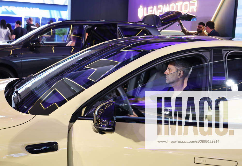 (260828) -- SAO PAULO, Aug. 28, 2026 -- A visitor sits in an electric vehicle of Chinese automaker Leapmotor at the auto edition of the Festival Interlagos 2026 in Sao Paulo, Brazil, Aug. 27, 2026. The four-day auto edition of the Festival Interlagos 2026 kicked off on Thursday at the Autodromo Jose Carlos Pace in Sao Paulo. Chinese carmakers showcase their new models of new energy vehicles at the event. ) BRAZIL-SAO PAULO-FESTIVAL INTERLAGOS-AUTO EDITION-CHINESE AUTOMAKERS JinxHaoyuan
