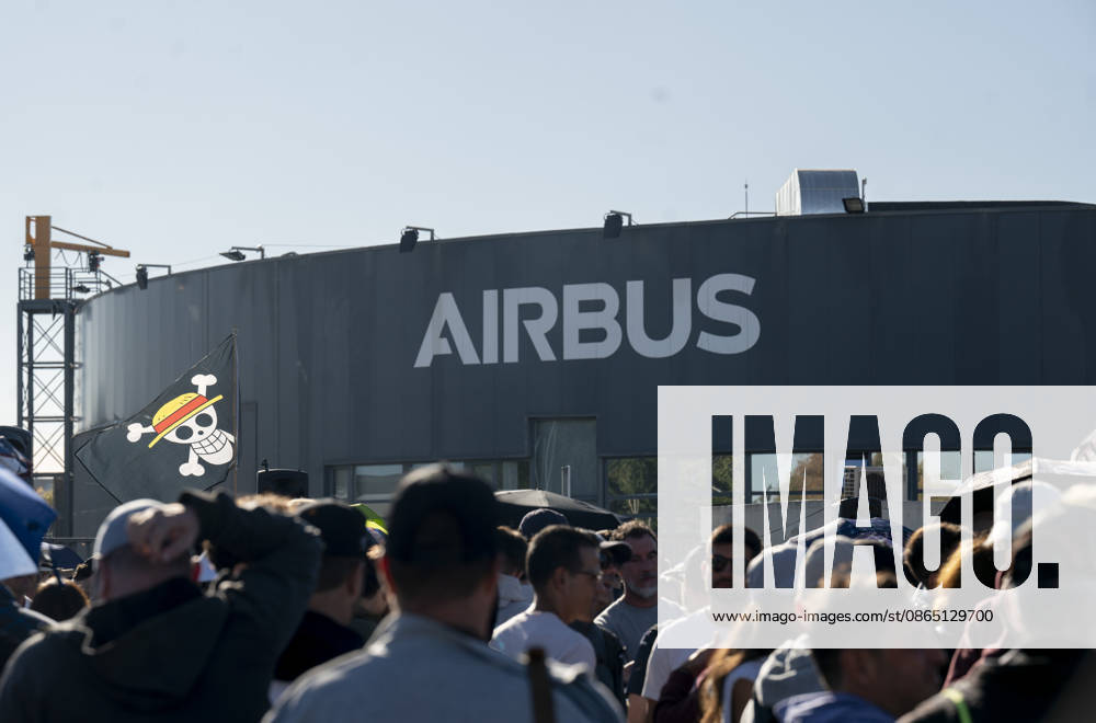Fourth day of the indefinite strike by Airbus workers at the Getafe plant in Madrid Several people on the fourth day of the indefinite strike by Airbus employees, on August 28, 2026, in Getafe, Madrid, Spain. Approximately 14,000 Airbus workers in Spain have been called upon since Tuesday to join an indefinite strike at the multinational’s six plants in the country to demand better wages and working conditions. The Airbus plant in Getafe is the group’s largest in Spain, with around 9,000 employees. AUGUST 28, 2026 Spain