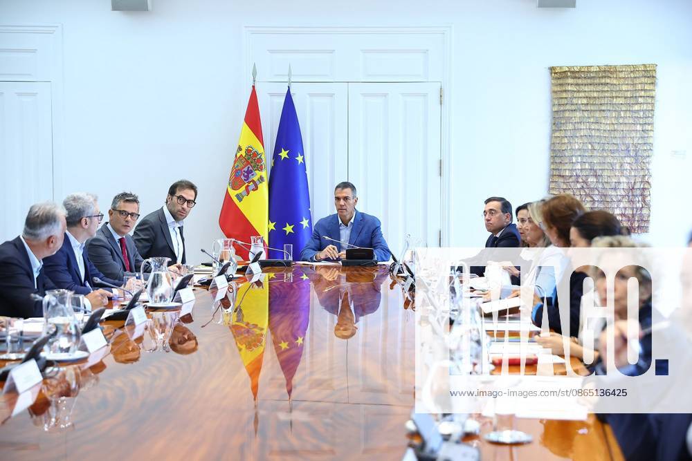 Sánchez Chairs the Meeting of the Specialized Committee on Ceuta Prime Minister Pedro Sánchez chairs the meeting of the Specialized Committee, alongside First Vice President and Minister of Economy, Trade, and Business Carlos Cuerpo; Minister of Foreign Affairs, the European Union, and Cooperation José Manuel Albares; the Minister of the Presidency, Justice, and Relations with Parliament, Félix Bolanos; the Minister of Defense, Margaria Robles; the Minister of the Treasury, Arcadi Espana; the Minister of Education, Vocational Training, and Sports, Milagros Tolón; the Minister of Territorial Policy and Democratic Memory, Ángel Víctor Torres; the Minister of Health, Mónica García; the Minister of Equality; and the Minister of Youth and Child