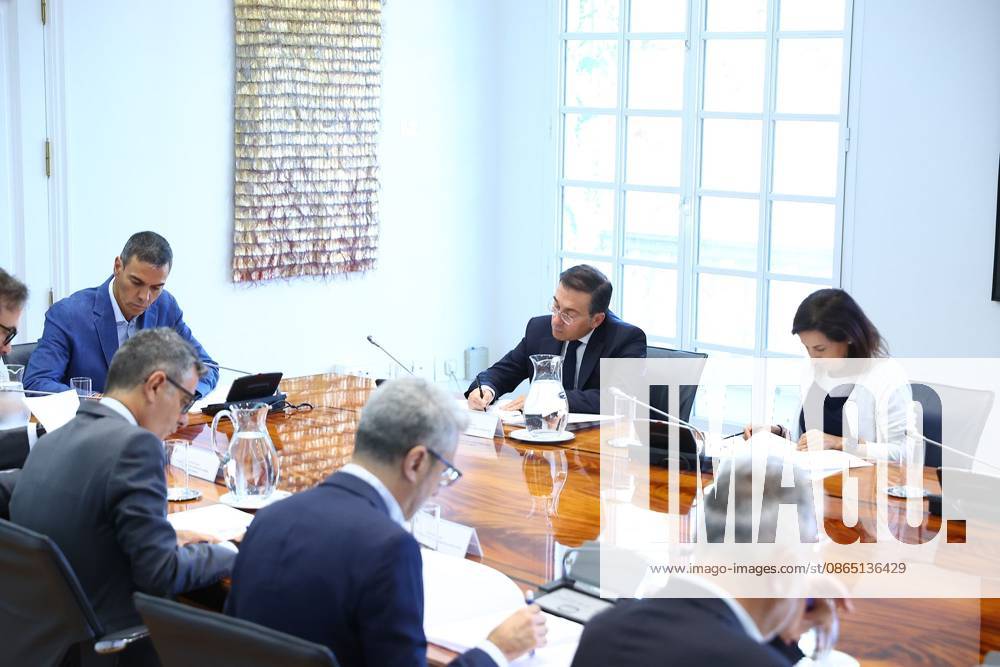 Sánchez Chairs the Meeting of the Specialized Committee on Ceuta Prime Minister Pedro Sánchez chairs the meeting of the Specialized Committee, alongside First Vice President and Minister of Economy, Trade, and Business Carlos Cuerpo; Minister of Foreign Affairs, the European Union, and Cooperation José Manuel Albares; the Minister of the Presidency, Justice, and Relations with Parliament, Félix Bolanos; the Minister of Defense, Margaria Robles; the Minister of the Treasury, Arcadi Espana; the Minister of Education, Vocational Training, and Sports, Milagros Tolón; the Minister of Territorial Policy and Democratic Memory, Ángel Víctor Torres; the Minister of Health, Mónica García; the Minister of Equality; and the Minister of Youth and Child