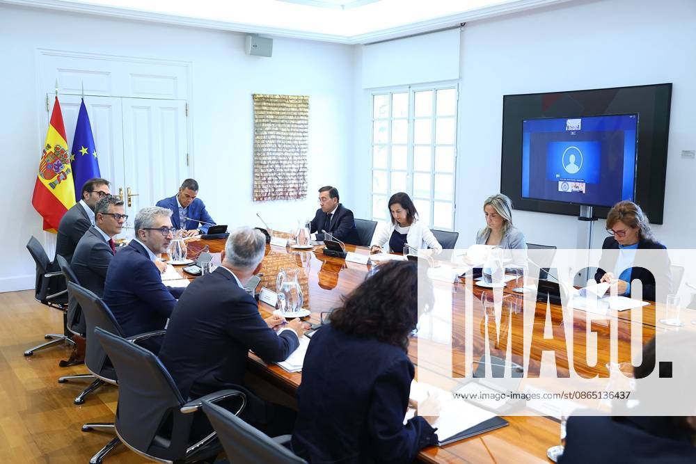 Sánchez Chairs the Meeting of the Specialized Committee on Ceuta Prime Minister Pedro Sánchez chairs the meeting of the Specialized Committee, alongside First Vice President and Minister of Economy, Trade, and Business Carlos Cuerpo; Minister of Foreign Affairs, the European Union, and Cooperation José Manuel Albares; the Minister of the Presidency, Justice, and Relations with Parliament, Félix Bolanos; the Minister of Defense, Margaria Robles; the Minister of the Treasury, Arcadi Espana; the Minister of Education, Vocational Training, and Sports, Milagros Tolón; the Minister of Territorial Policy and Democratic Memory, Ángel Víctor Torres; the Minister of Health, Mónica García; the Minister of Equality; and the Minister of Youth and Child