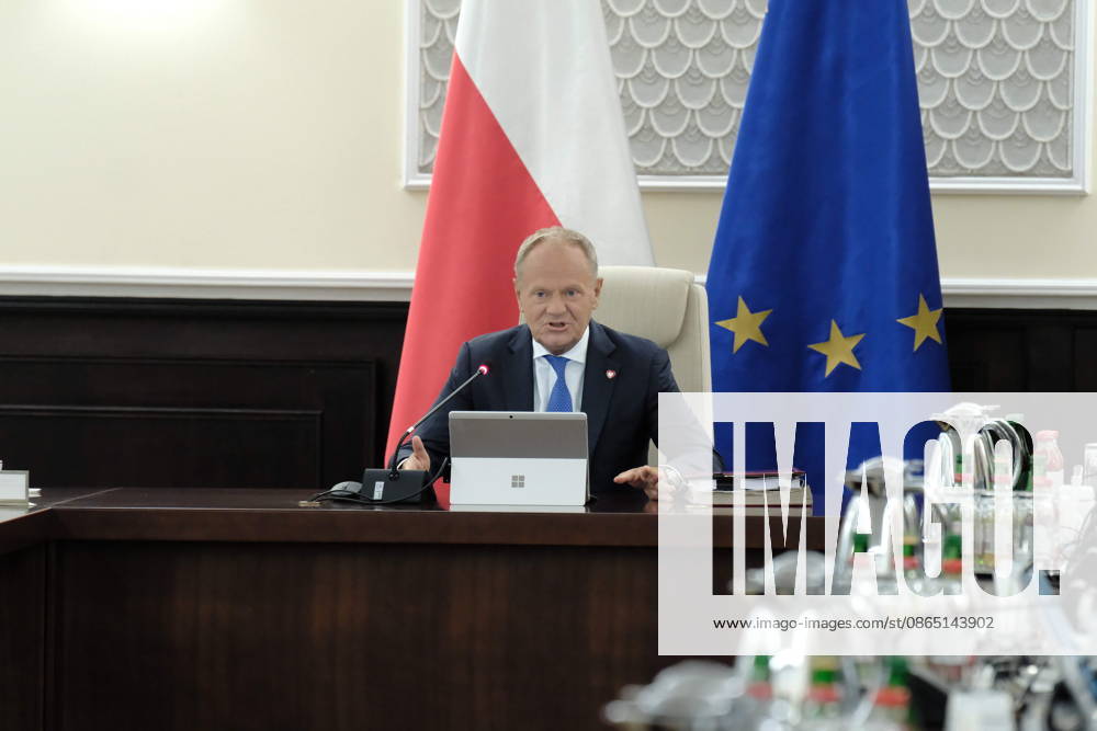 Warszawa KPRM 28.08.2026 Posiedzenie Rady Ministrow --- August 28, 2026, Warsaw – Extraordinary meeting of the Polish government - Council of Ministers - Chancellery of the Prime Minister – Final work on the 2027 budget N Z Donald Tusk FOT.TEDI NEWSPIX.PL NEWSPIX.PL --- newspix.pl