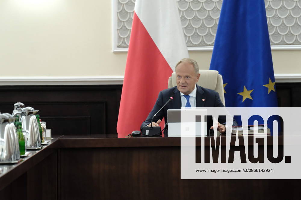 Warszawa KPRM 28.08.2026 Posiedzenie Rady Ministrow --- August 28, 2026, Warsaw – Extraordinary meeting of the Polish government - Council of Ministers - Chancellery of the Prime Minister – Final work on the 2027 budget N Z Donald Tusk FOT.TEDI NEWSPIX.PL NEWSPIX.PL --- newspix.pl