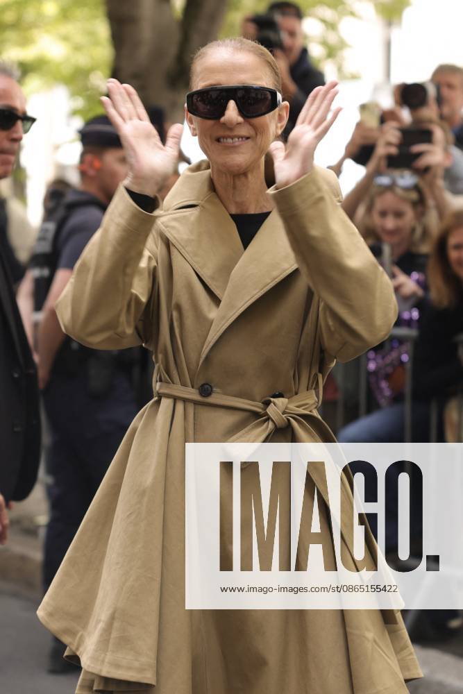 Céline Dion was cheered by her fans upon her arrival at the Royal Monceau hotel in Paris on August 28, 2026. Céline Dion plans to give a series of 16 concerts in France, after more than six years away from the stage due to the rare neurological condition from which she suffers. Her shows will begin on September 12, 2026, at the Plenitude Arena in Nanterre, Hauts-de-Seine. She plans to perform three concerts a week, on Wednesdays, Fridays, and Saturdays, in front of more than 30,000 spectators per night. Ten additional concerts are also scheduled for May 2027. Jasmine Aissaoui, Bestimage. Céline Dion was greeted by fans upon her arrival at the Royal Monceau luxury hotel in Paris on August 28, 2026. She plans to perform a series of 16 concer