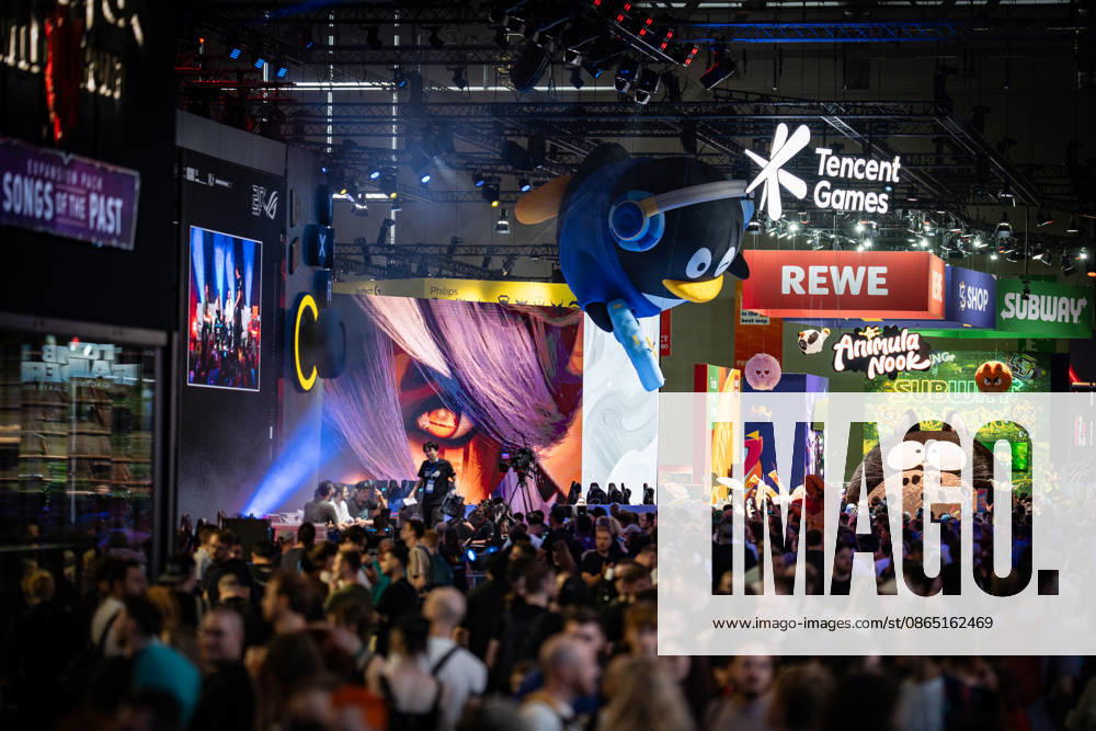 Gamescom 2026 in Cologne: A look at the exhibition spaces in Cologne’s trade show halls. Gamescom 2026 in Cologne—according to the organizers, the world’s largest trade show for computer and video games, based on exhibition space and attendance—Cologne, North Rhine-Westphalia, Germany, Exhibition Grounds