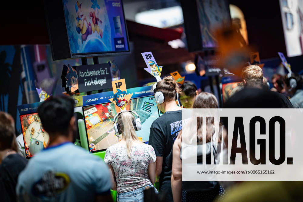 Gamescom 2026 in Cologne: A look at the exhibition spaces in Cologne s trade fair halls. Gamescom 2026 in Cologne—according to the organizers, the world s largest trade fair for computer and video games, based on exhibition space and number of visitors—Cologne, North Rhine-Westphalia, Germany, Trade Fair Grounds