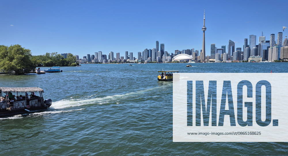 View of Lake Ontario from Toronto Island, Canada MR:N