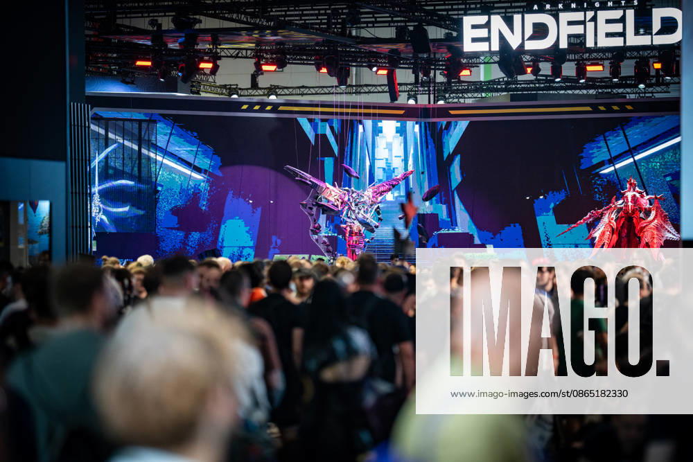 Gamescom 2026 in Cologne: A look at the exhibition spaces in Cologne’s trade fair halls. Gamescom 2026 in Cologne—according to the organizers, the world’s largest trade fair for computer and video games, based on exhibition space and visitor numbers—Cologne, North Rhine-Westphalia, Germany, Trade Fair Grounds