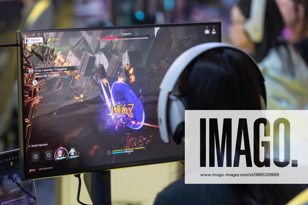 Gamescom 2026 in Cologne, August 28, 2026: A visitor tries out a game on a PC. Gamescom 2026, the world’s largest interactive entertainment event, will take place from August 26 to 30, 2026, at the Koelnmesse grounds in Cologne, Cologne-Deutz, North Rhine-Westphalia, Germany
