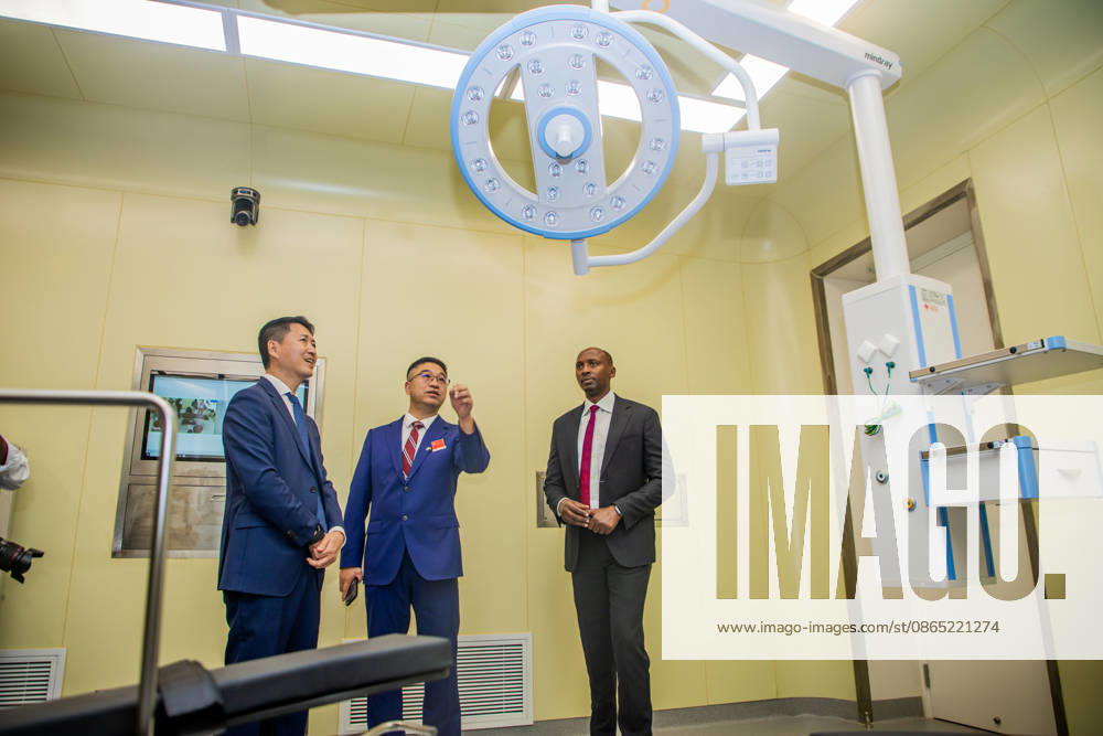(260829) -- KIGALI, Aug. 29, 2026 -- Chinese and Rwandan officials inspect an operation room of the Masaka Hospital in Kigali, Rwanda, Aug. 28, 2026. TO GO WITH China hands over major hospital project to Rwanda (Photo by Cyril Ndegeya Xinhua) RWANDA-KIGALI-CHINA-HOSPITAL-HANDOVER CEREMONY LiuxYoumin