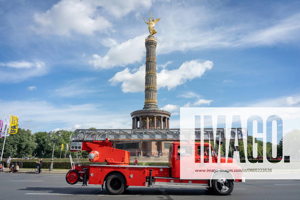 Vehicle parade, 175th anniversary, Berlin Fire Department, Berlin Fire Department vehicle parade, 175th anniversary, Großer Stern, Emergency Number 112, Berlin, Germany