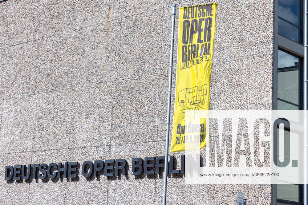 Costume Parade at the Deutsche Oper Berlin, Berlin, Germany, on August 29, 2026. The facade of the Deutsche Oper Berlin on Bismarkstrasse in Berlin-Charlottenburg