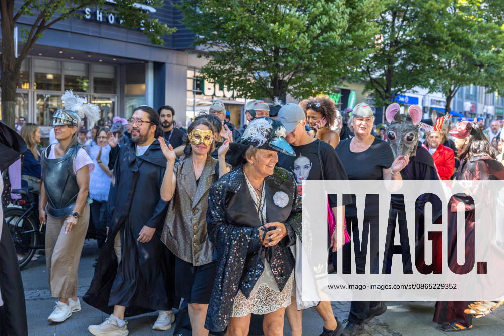 Costume Parade at the Deutsche Oper Berlin, Germany, Berlin, August 29, 2026. With the slogan Unless the People Live Here, the Deutsche Oper Berlin kicked off the new season. Numerous visitors dressed up in costumes from the opera’s wardrobe and, together with a choir, marched through Berlin’s Charlottenburg district in a costume parade.