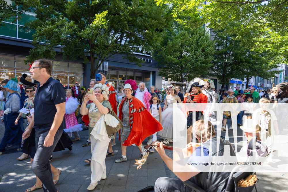Costume Parade at the Deutsche Oper Berlin, Germany, Berlin, August 29, 2026. With the slogan Unless the People Live Here, the Deutsche Oper Berlin kicked off the new season. Numerous visitors dressed up in costumes from the opera’s wardrobe and, together with a choir, marched through Berlin’s Charlottenburg district in a costume parade.