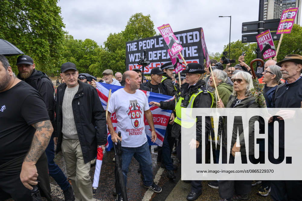 Stand Up To Racism Protest Against UKIP Demonstration LONDON, UNITED KINGDOM - AUGUST 29: Right wing UK Independence Party (UKIP) supporters clash with Stand Up To Racism counter-demonstrators during anti-Islam demonstration in London, United Kingdom on August 29, 2026. Ray Tang Anadolu London United Kingdom. Editorial use only. Please get in touch for any other usage.