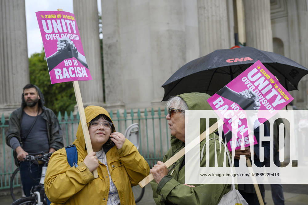 Stand Up To Racism Protest Against UKIP Demonstration LONDON, UNITED KINGDOM - AUGUST 29: Protesters take part in a counter-demonstration organised by Stand Up To Racism group against the anti-Islam demonstration organised by the right wing UK Independence Party (UKIP) in London, United Kingdom on August 29, 2026. Ray Tang Anadolu London United Kingdom. Editorial use only. Please get in touch for any other usage.