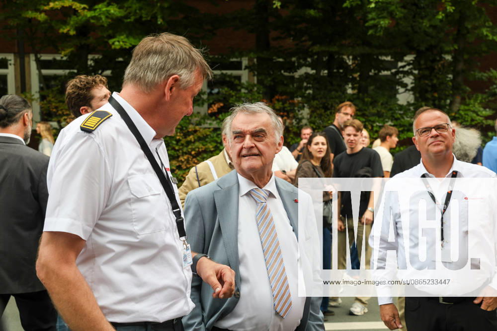 North Rhine-Westphalia Day 2026: Celebrations marking the state’s 80th anniversary in Münster. Herbert Reul (CDU), Minister of the Interior of North Rhine-Westphalia, visits the emergency services exhibition on Schlossplatz in Münster, North Rhine-Westphalia, DEU, Germany