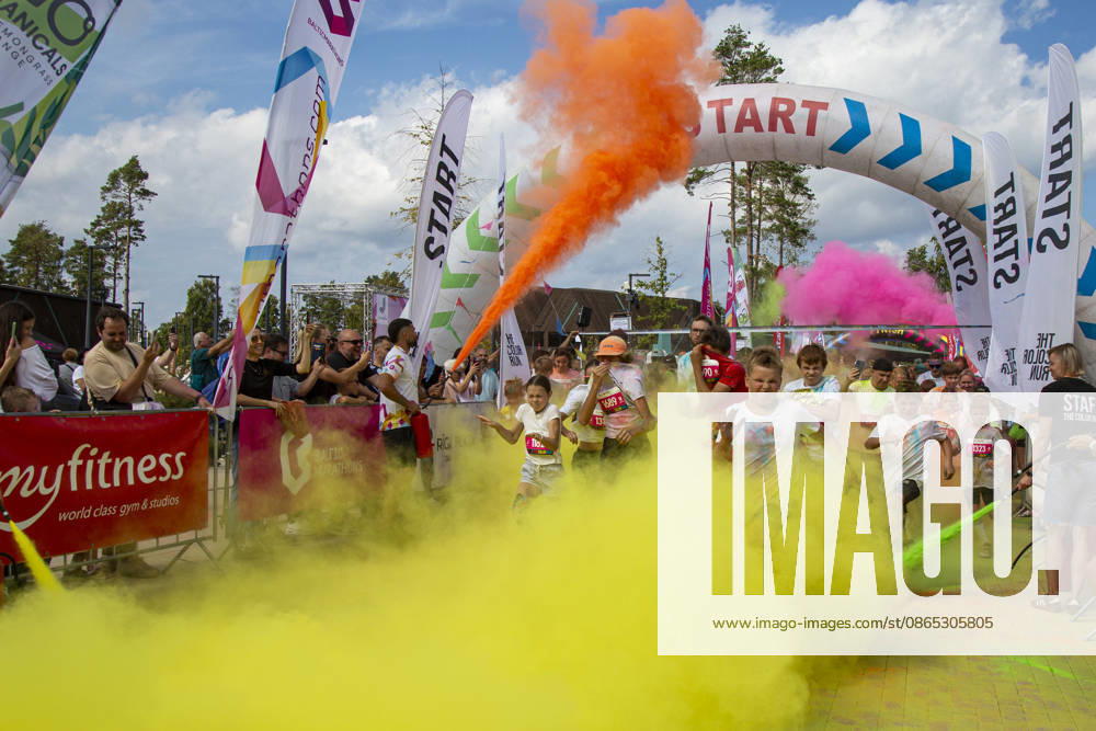 Jurmala, Latvija: People take part in the Color Run in Jurmala, Latvia, Aug. 30, 2026. The 5 km race was held in Jurmala. Jurmala Latvija - ZUMAp305 20260830_zip_p305_008