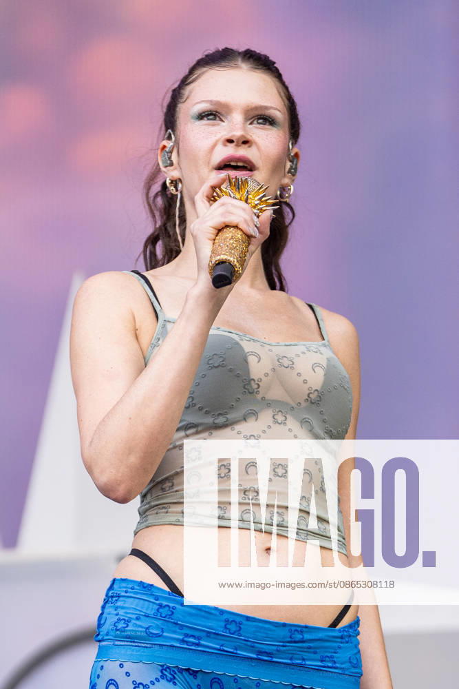 German rapper Ikkimel, whose real name is Kim Hnizdo, will perform at the Superbloom Festival on August 30, 2026, at the Olympic Park in Munich, Munich Olympic Park, Bavaria, Germany