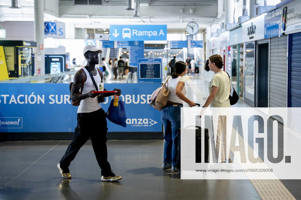 The DGT anticipates 6.9 million trips during the final special summer travel operation. Passengers wait at the South Bus Station during the summer return operation, on August 30, 2026, in Madrid, Spain. This year, the special operation began at 3:00 p.m. on Friday, August 28, and will conclude at midnight on Monday, August 31. The DGT estimates that the return travel will occur in waves and, as is the case every year, they will coincide with the outbound travel of those taking their vacations in September and with those returning to their usual residences in other European countries after the summer break. Furthermore, this return operation also coincides with the MotoGP Aragon Grand Prix, an event that will generate significant traffic—pa