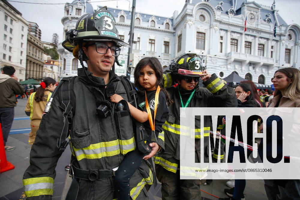 Valparaíso, August 30, 2026—A new edition of the Valparaíso Cerro Arriba firefighting event took place on the hills and stairways of Valparaíso, featuring nearly 2,600 firefighters from all over Chile and other countries. Manuel Lema Aton, Chile, Valparaiso, Chile Aton 1185120
