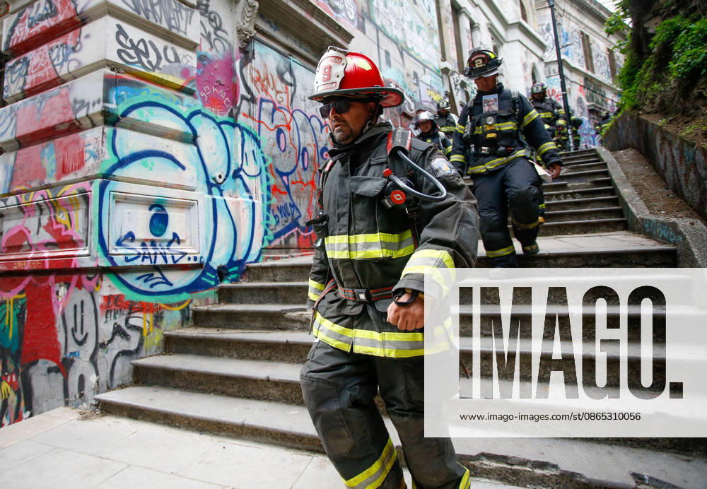 Valparaiso, August 30, 2026—A new edition of the Valparaiso Cerro Arriba firefighting event took place on the hills and stairways of Valparaiso, featuring nearly 2,600 firefighters from all over Chile and other countries. Manuel Lema Aton, Chile, Valparaiso, Chile Aton 1185128