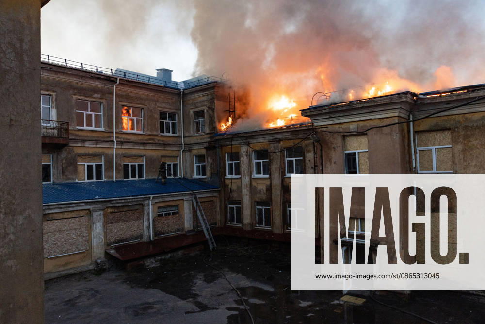 Facility building hit by Russian airstrike in Kramatorsk KRAMATORSK, UKRAINE - AUGUST 30: A firefighter operates at a fire in a facility building following a Russian airstrike in Kramatorsk, Ukraine, on August 30, 2026. Francisco Richart Anadolu Kramatorsk Ukraine. Editorial use only. Please get in touch for any other usage.