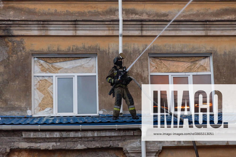 Facility building hit by Russian airstrike in Kramatorsk KRAMATORSK, UKRAINE - AUGUST 30: A firefighter operates at a fire in a facility building following a Russian airstrike in Kramatorsk, Ukraine, on August 30, 2026. Francisco Richart Anadolu Kramatorsk Ukraine. Editorial use only. Please get in touch for any other usage.