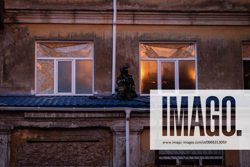 Facility building hit by Russian airstrike in Kramatorsk KRAMATORSK, UKRAINE - AUGUST 30: A firefighter operates at a fire in a facility building following a Russian airstrike in Kramatorsk, Ukraine, on August 30, 2026. Francisco Richart Anadolu Kramatorsk Ukraine. Editorial use only. Please get in touch for any other usage.